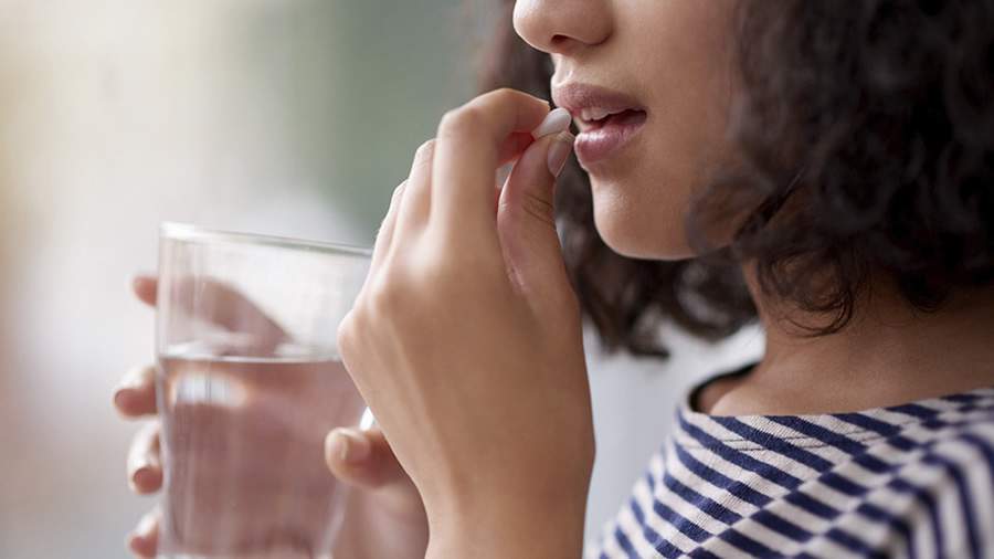 Os riscos da automedicação para a saúde bucal e por que é importante consultar um dentista para o tratamento de problemas dentários