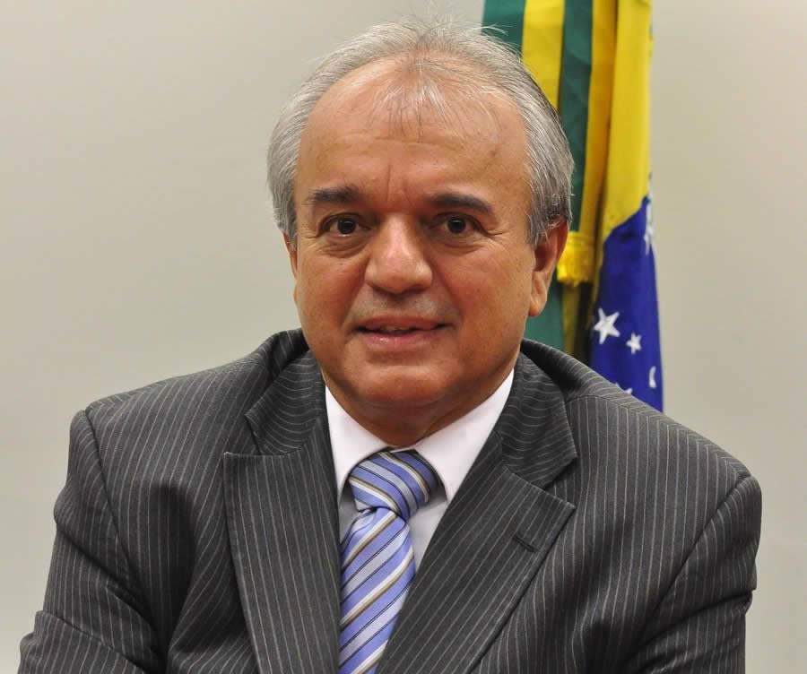 Dorival Alves de Sousa, advogado, corretor de seguros e Diretor do Sincor-DF.