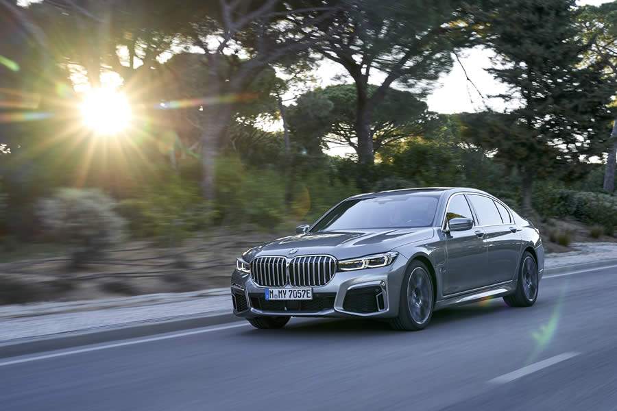 BMW Série 7 ganha mais uma opção de motorização nas concessionárias do País