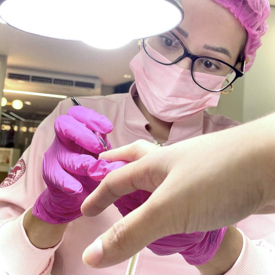 Remo&ccedil;&atilde;o da Cut&iacute;cula Pode Ser Realizada de Forma Delicada