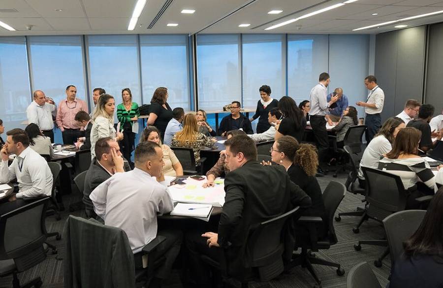 Legenda da Imagem: Hackathon Social na Zurich 