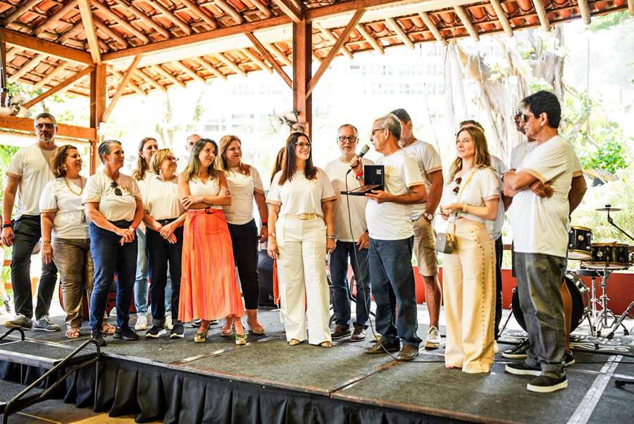 Diretoria, conselheiros do CVG-RJ, e entidades prestam homenagem a Ademir Marins, presidente do conselho consultivo - Foto: Improvement