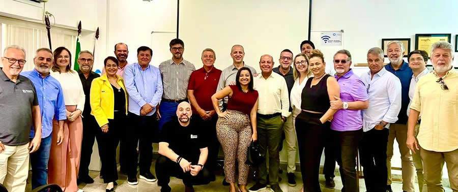 Encontro comemorativo dos parceiros reuniu a dire&ccedil;&atilde;o da Suhai, da Aconseg-RJ e das assessorias &ndash; Foto: Divulga&ccedil;&atilde;o