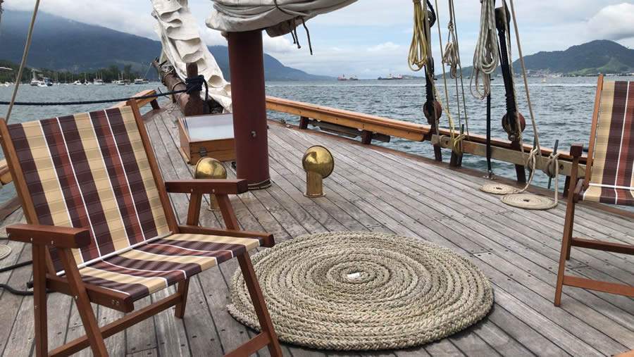 Dia internacional do rum: empreendedor cria a primeira adega de envelhecimento da bebida no Brasil a bordo de um barco