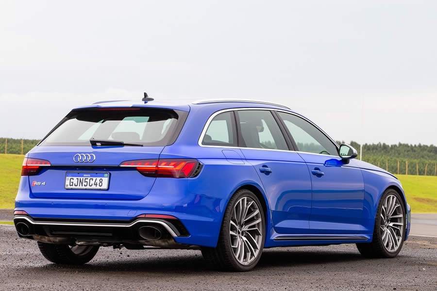 Audi RS 4 Avant e Audi RS 5 Sportback desembarcam no Brasil