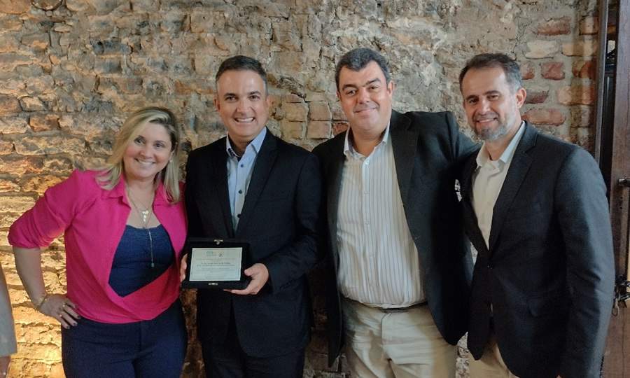Da esquerda para a direita: Dayse Magesti, diretora do CCS-RJ, Leonardo Freitas, diretor da Organiza&ccedil;&atilde;o da Vendas da Bradesco Seguros, Marco Aur&eacute;lio Marques, diretor do CCS-RJ e Luiz M&aacute;rio Rutowitsh, presidente do CCS-RJ &ndash; Foto: Divulga&ccedil;&atilde;o