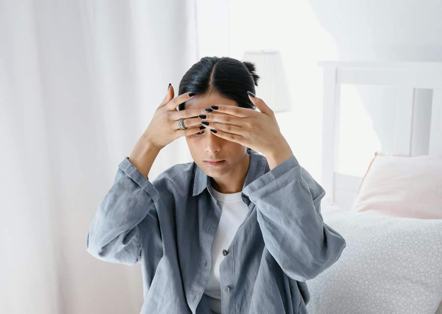 &Oacute;leos durante ver&atilde;o, pode? Especialistas explicam como usar o produto para pele e cabelos