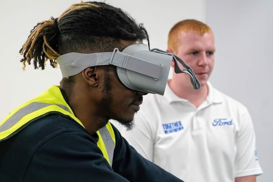 Ford Usa Realidade Virtual Para Mostrar Aos Motoristas Como É Ser Um Ciclista Nas Ruas