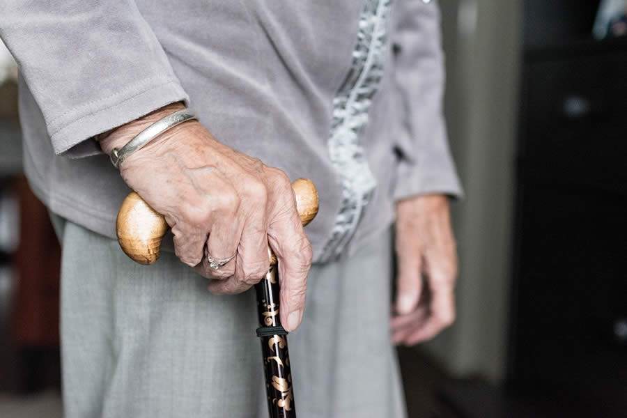 Com isolamento social, idosos se arriscam em atividades cotidianas - Crédito: Pixabay
