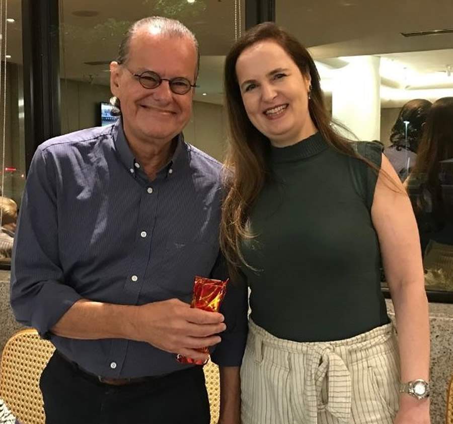  No jantar de junho, Helio Portocarrero e Beatriz Herranz, Diretora Executiva da Fenaprevi, aprovada para integrar o Clube. O distintivo ser&aacute; entregue em julho por seu padrinho, Neival Freitas &ndash; Foto: Divulga&ccedil;&atilde;o