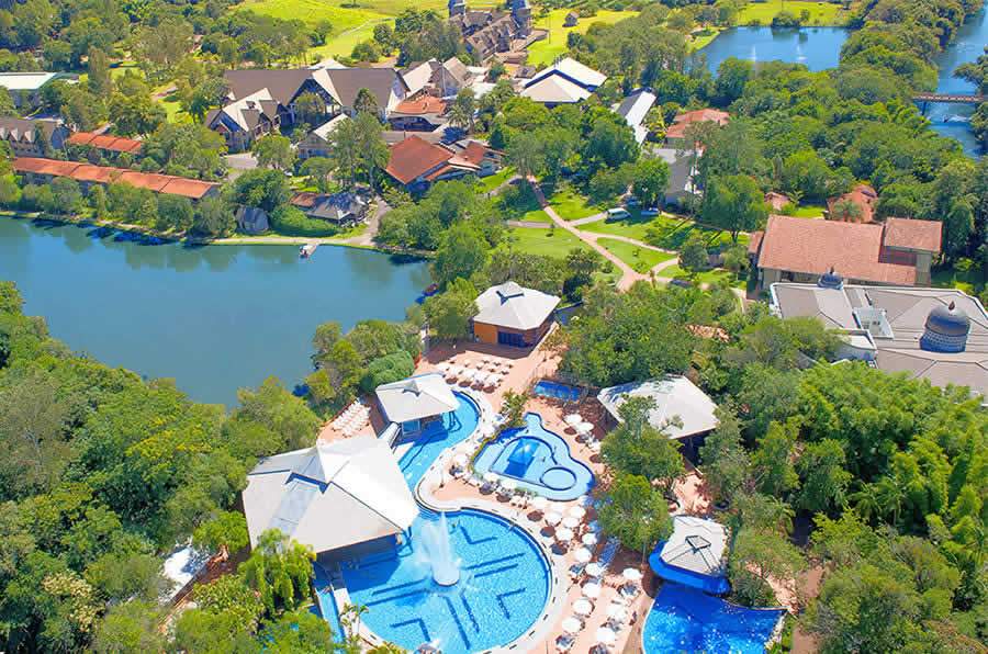 Comemore o Natal e o Ano Novo em águas termais