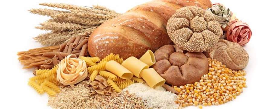 Comer pão, macarrão ou outro tipo de carboidrato à noite engorda?