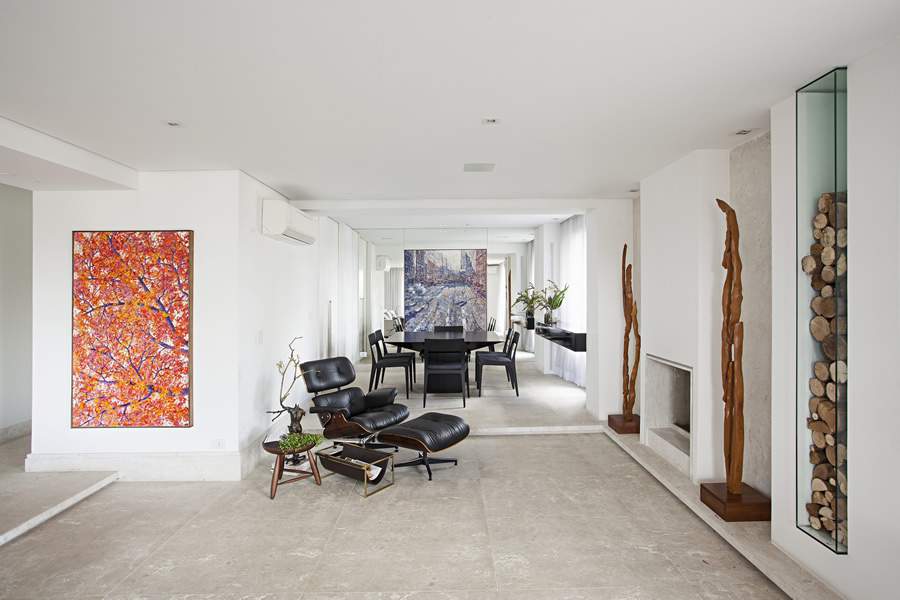 Uma cadeira de design e base neutra foram as escolhas do Korman Arquitetos para esse projeto atemporal | Foto: Gui Morelli