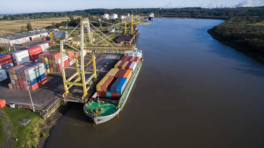 Transporte de contêineres por navegação interior registra recorde nos terminais da Wilson Sons no Rio Grande do Sul