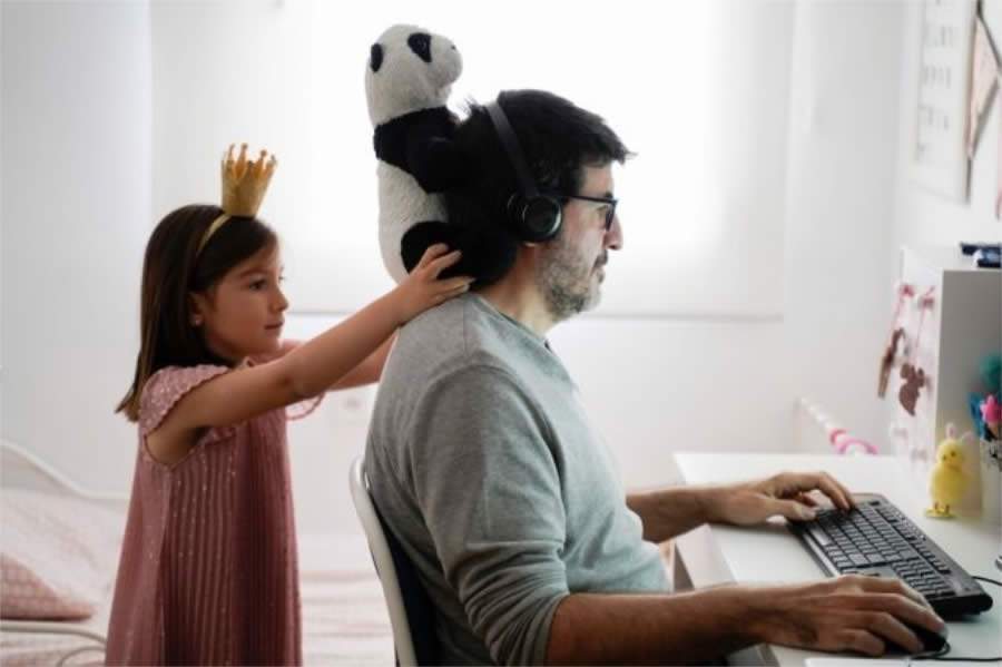 Estudo IBM: mais de 50% dos entrevistados no Brasil desejam manter o home office ap&oacute;s a pandemia