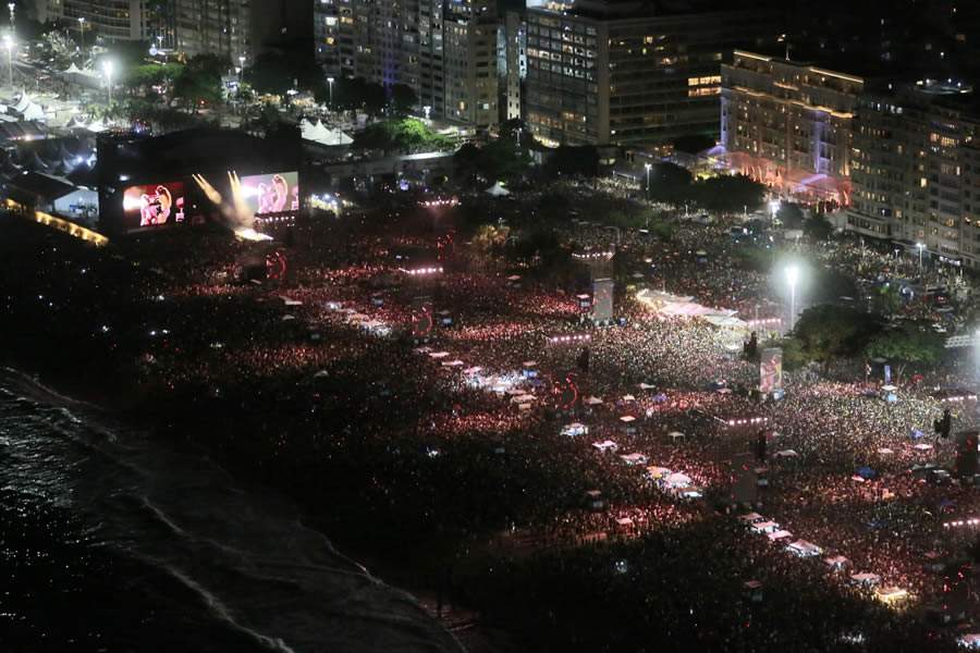 Marcos de Paula Prefeitura do Rio Vista da praia de Copacabana durante o show da cantora Shakira