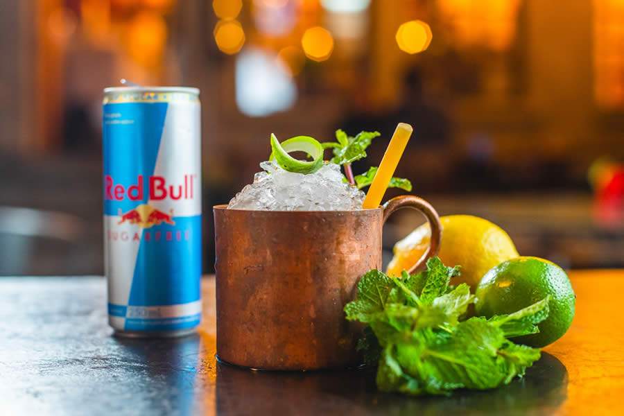 Quatro receitas de drinques fáceis e saborosas para fazer em casa