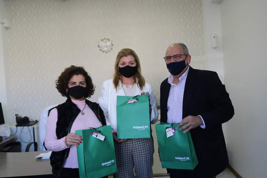 Daiane Vieira Cardoso, Viviane Feij&oacute; e Omar Taha