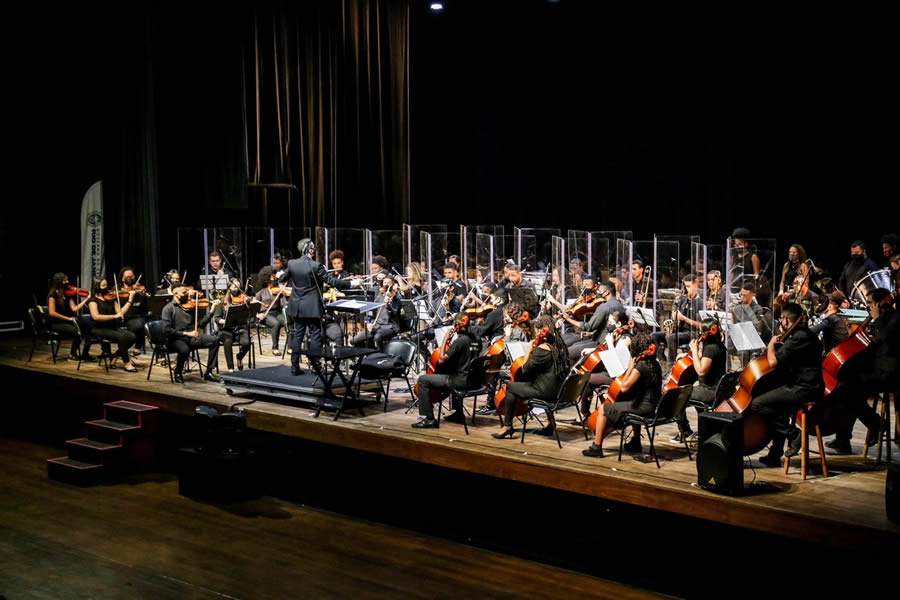 MedLevensohn celebra 19 anos com apresenta&ccedil;&atilde;o da Orquestra Sinf&ocirc;nica Som + Eu e m&uacute;sico Daniel Boaventura no Teatro Claro Rio, em Copacabana