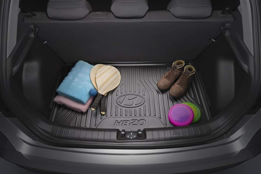 Tapete abandejado &eacute; imperme&aacute;vel, pr&aacute;tico, de f&aacute;cil limpeza e exclusivo para modelos HB20 e HB20S - Divulga&ccedil;&atilde;o