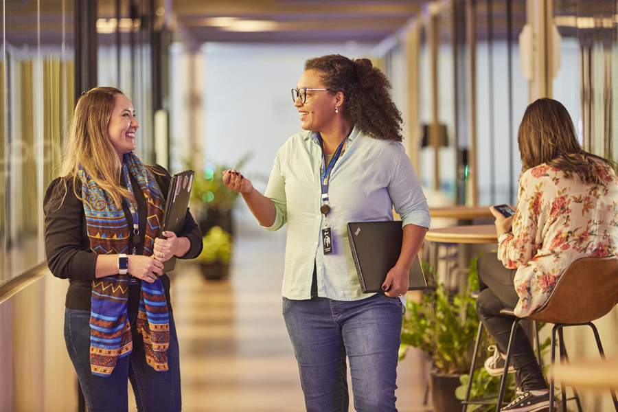 As novas vagas fazem parte de um projeto do Grupo DB1 para a inclusão de pessoas de todas as áreas que desejam iniciar a carreira na área de tecnologia - Divulgação