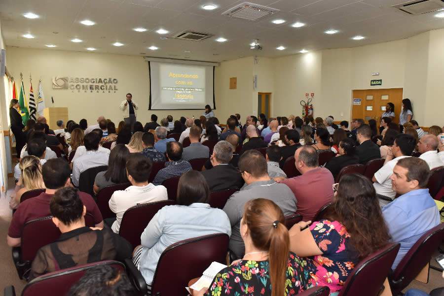 Associa&ccedil;&atilde;o Comercial realiza palestra com o Prof. Marins nesta quinta-feira (20)