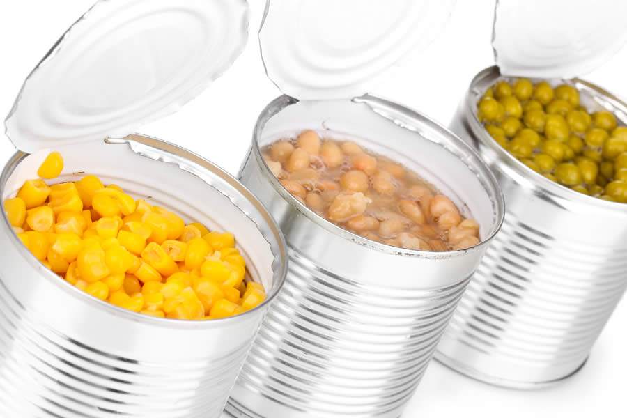 Alimentos envasados na lata de aço não levam conservantes ou aditivos químicos, têm seu sabor e suas propriedades nutricionais preservadas por mais tempo e podem ser mantidos sem refrigeração - Divulgação