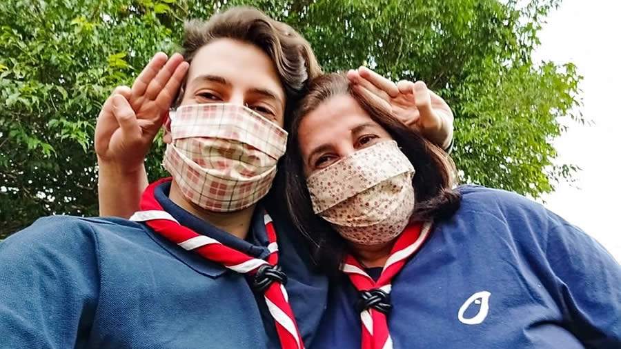 Escoteiros do Brasil doam 3 km de tecido para fazer máscaras
