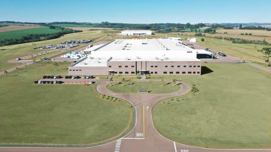 Fábrica da DAF Caminhões Brasil está com oportunidades de trabalho para as áreas de logística e montagem