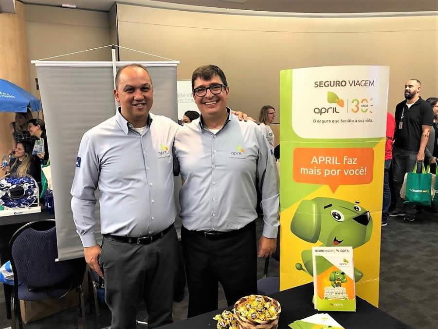 Celso Andrade, gerente regional e Jos&eacute; Augusto, executivo de contas da APRIL Brasil Seguro Viagem