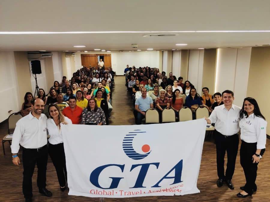 Na ocasi&atilde;o, os profissionais foram convidados para um jantar especial