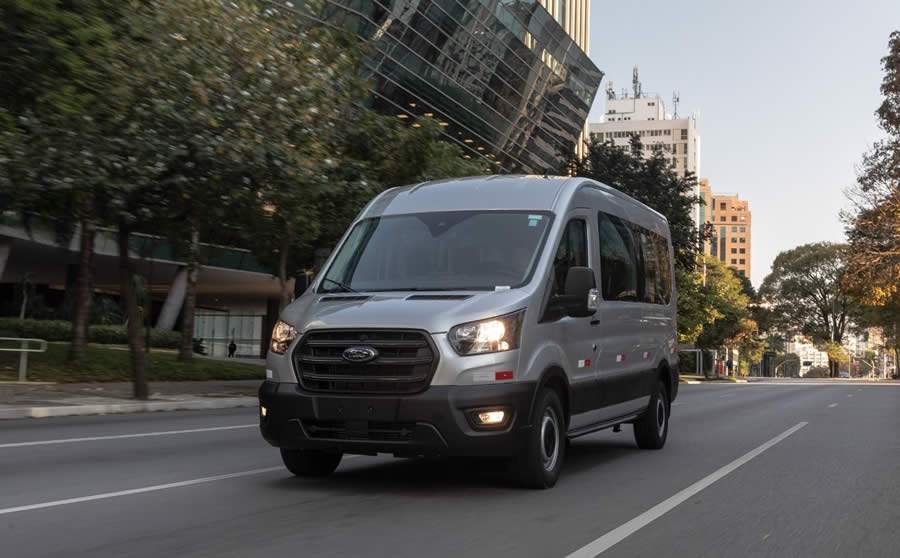 Ford Transit &eacute; a linha de vans que mais cresceu em 2022