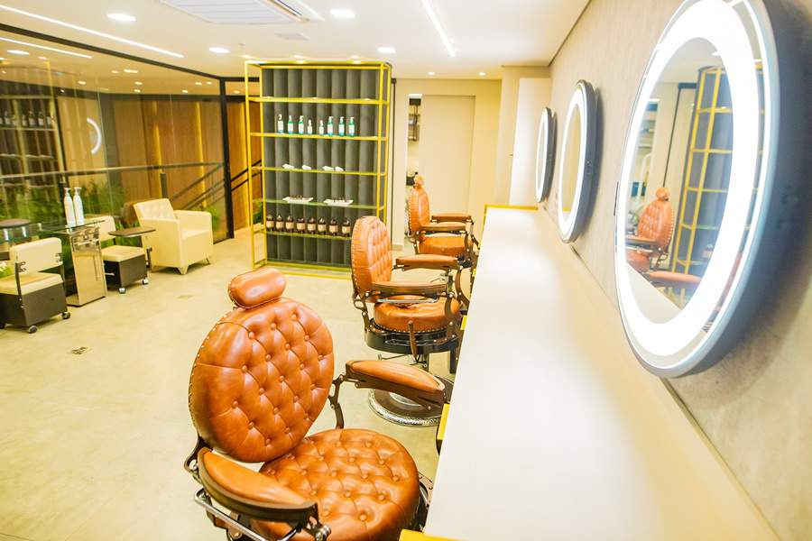 Sal&otilde;es de beleza apostam em novos tratamentos para retardar a calv&iacute;cie