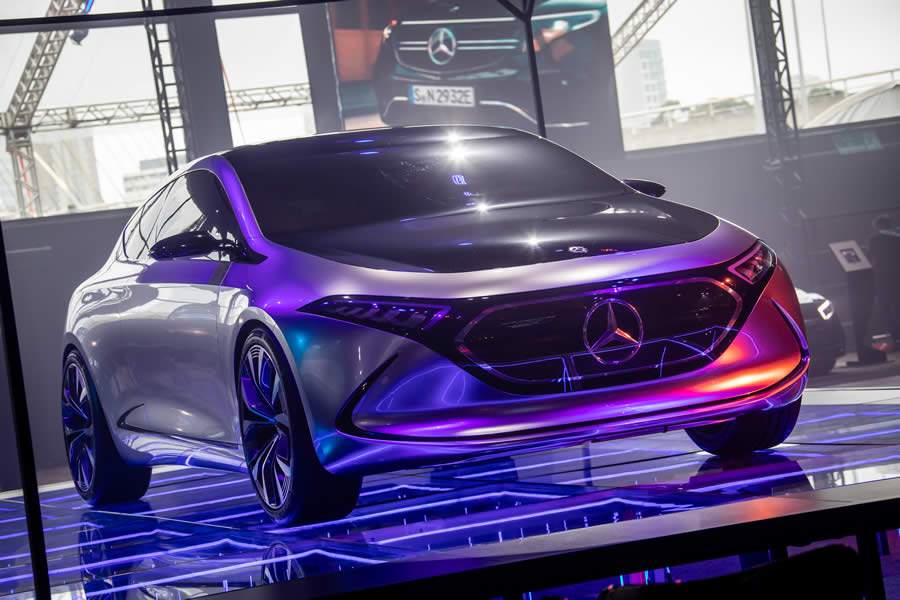 Mercedes-Benz apresenta estratégia de eletrificação da marca no Brasil