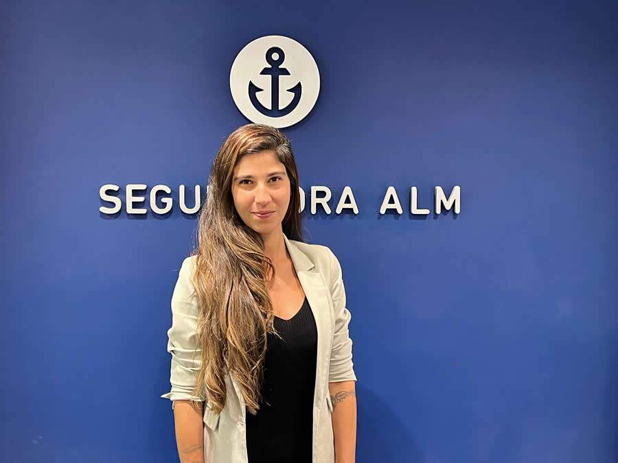 Carolina Novaes Seguradora ALM