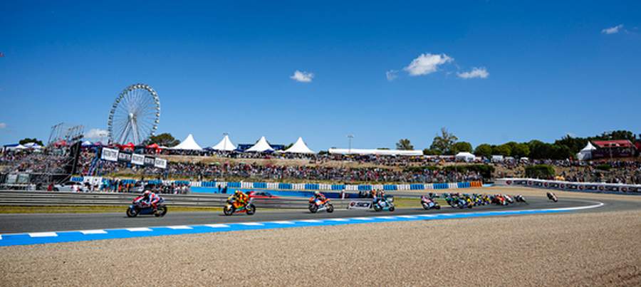 Na Moto2&trade;, Aldeguer vence e Roberts estabelece o novo recorde de volta de corrida; na Moto3&trade;, primeira vit&oacute;ria do ano para o holand&ecirc;s e Yamanaka supera o recorde de volta de corrida por um segundo