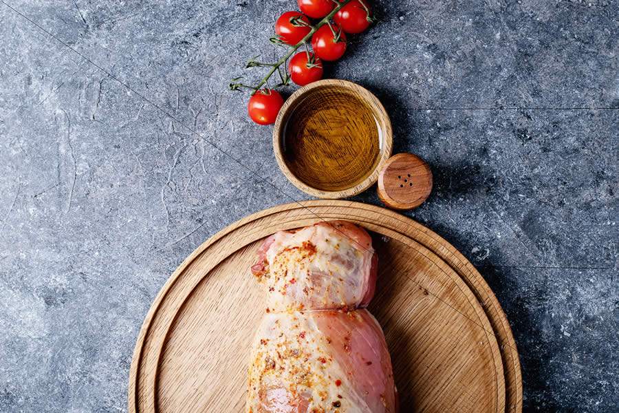 Carne é o prato principal nos jantares de fim de ano - Créditos: Envato