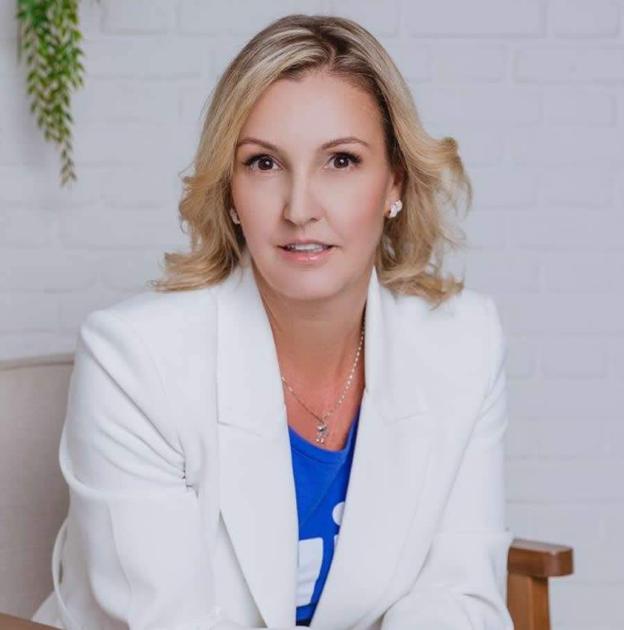 Tha&iacute;sa Ranieri, diretora Comercial na corretora Tuia Seguros