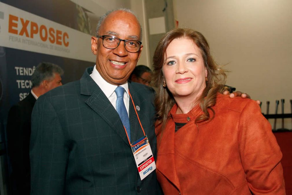 Selma Migliori, presidente da Associação Brasileira das Empresas de Sistemas Eletrônicos de Segurança (ABESE) e José Geraldo da Silva, presidente do CIST.