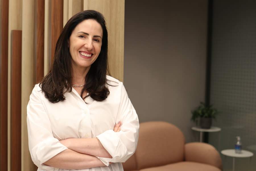 Marcela Esteves, diretora da Robert Half - Divulga&ccedil;&atilde;o Robert Half