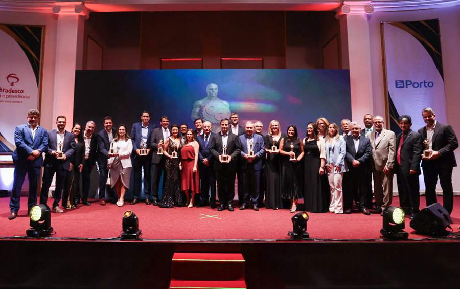  Diretoria do CVG-RJ e premiados da 49ª edição do “Oscar do Seguro” - Foto: Bona Lovinne Produções