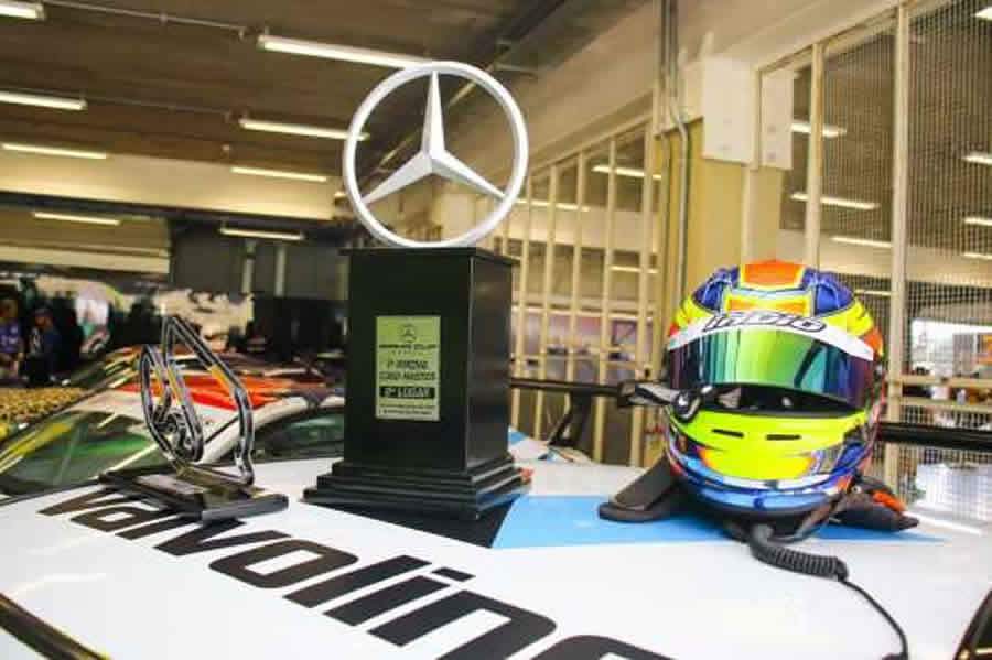 Dia do Mec&acirc;nico - Valvoline reuniu distribuidores e mec&acirc;nicos nas &uacute;ltimas etapas da Stock Car e AMG Cup Brasil em Interlagos