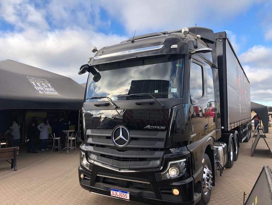 Mercedes-Benz volta &agrave; rota da safra e realiza test-drive do Actros em Tocantins