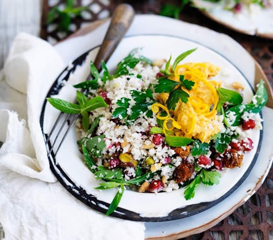 Cuzcuz de couve-flor com homus de cenoura assada