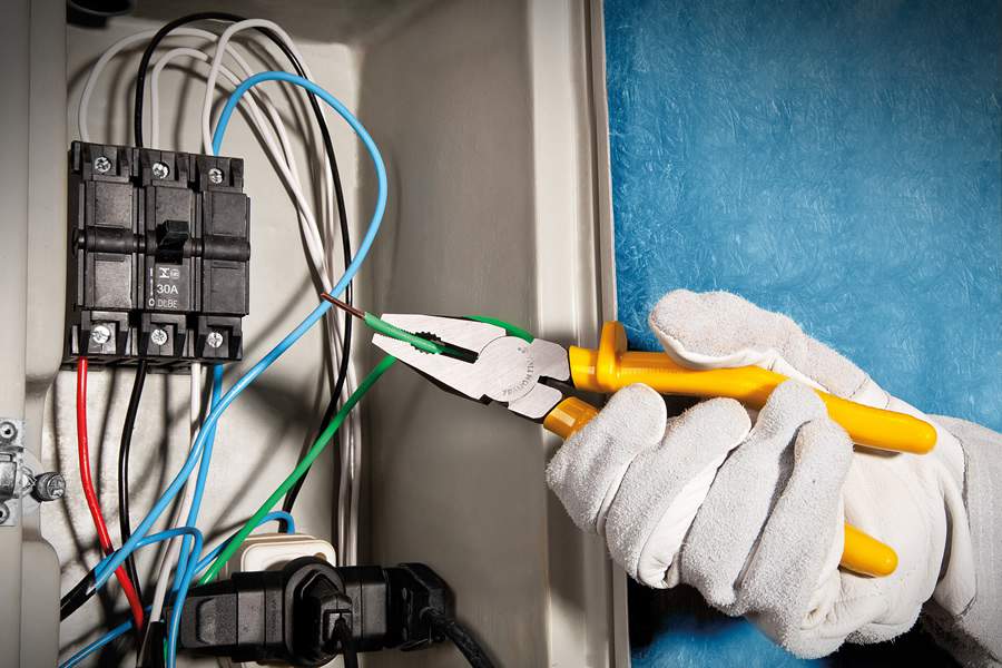 Proteja sua fam&iacute;lia: saiba por que a instala&ccedil;&atilde;o el&eacute;trica adequada e dispositivos de prote&ccedil;&atilde;o s&atilde;o essenciais para a seguran&ccedil;a da sua casa