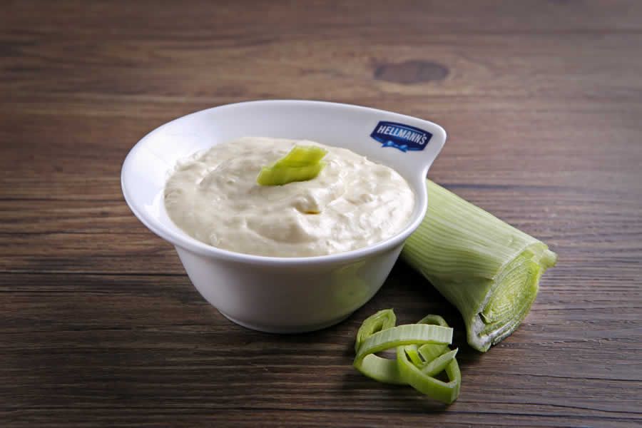 Aprenda a receita de Maionese De Alho Poró da Festa Junina do Clube Pinheiros