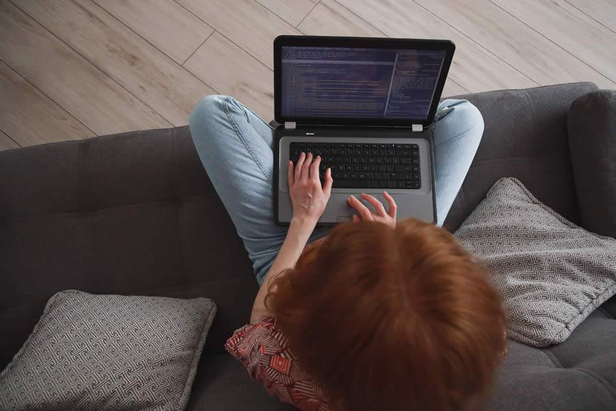 Aumento na busca por cursos de capacita&ccedil;&atilde;o pode elevar concorr&ecirc;ncia em vagas de emprego