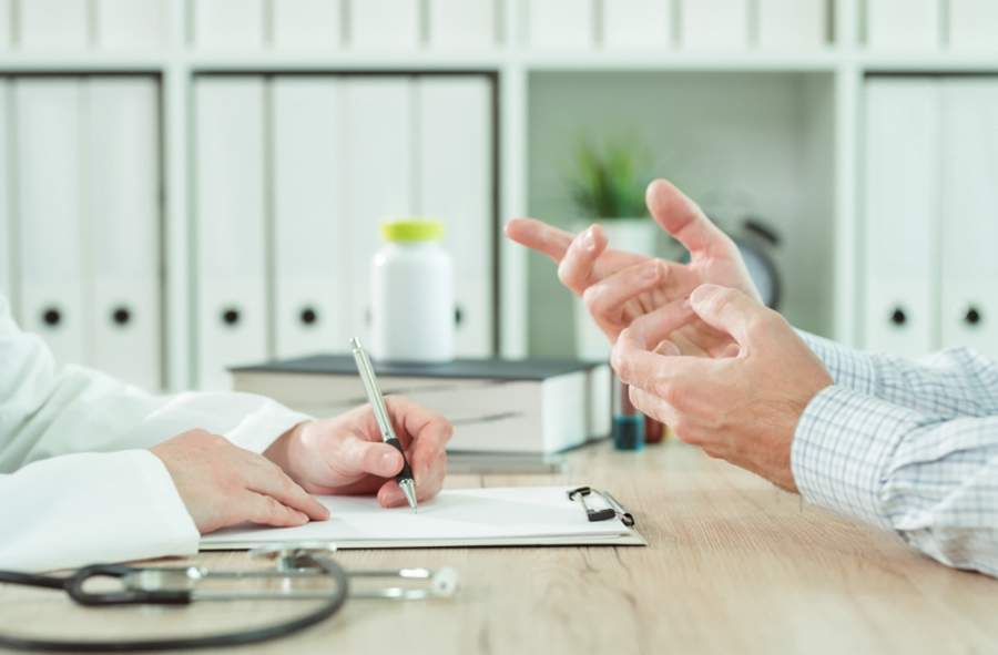 Recomenda&ccedil;&atilde;o &eacute; que homens e mulheres fa&ccedil;am consultas de rotina anuais - Cr&eacute;ditos: Envato