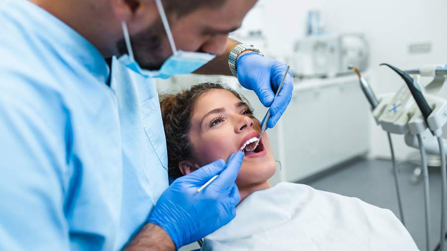 Além dos métodos tradicionais de higiene, como escovação e uso do fio dental, os fitoterápicos têm ganhado destaque - Adobe Stock