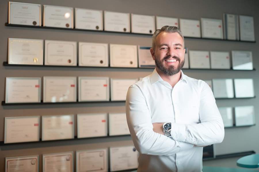 PMEs brasileiras: 77% veem IA como parceira estratégica para os negócios